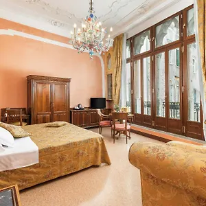 https://san-moise.hotelinveneto.com